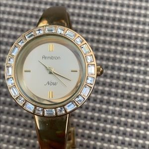 ⭐️ Armitron Now women’s watch⭐️